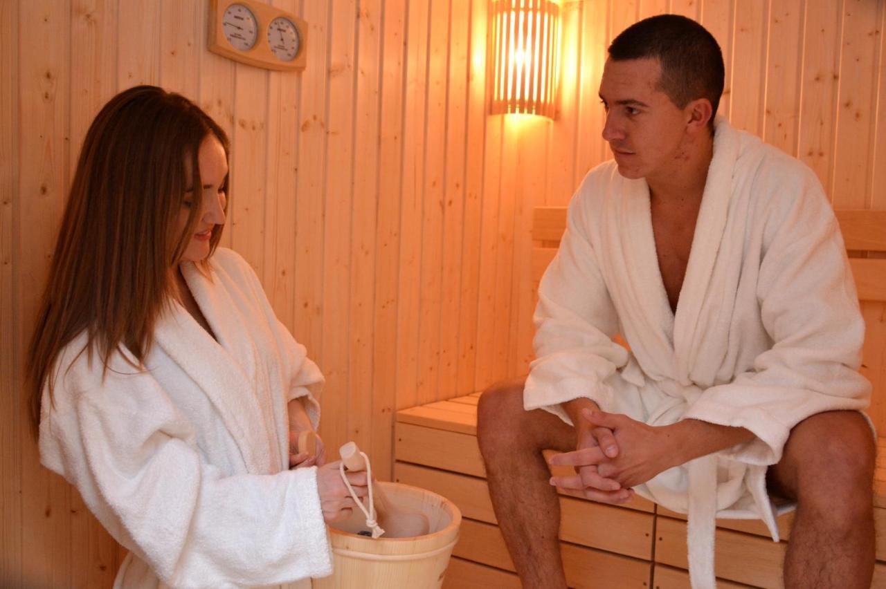 Hotel Zlatni Bor Sokolac  エクステリア 写真